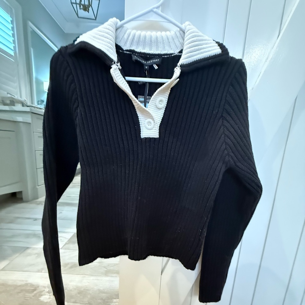 NWT English Factory sweater, size m, true to size